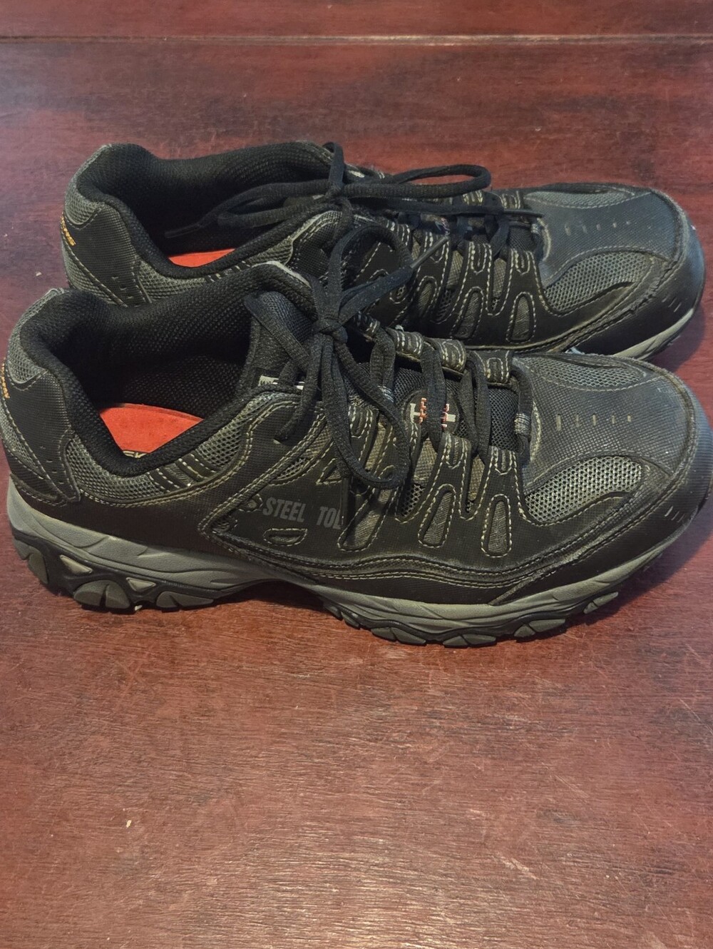 Sketchers steel toe sneakers Men’s 10